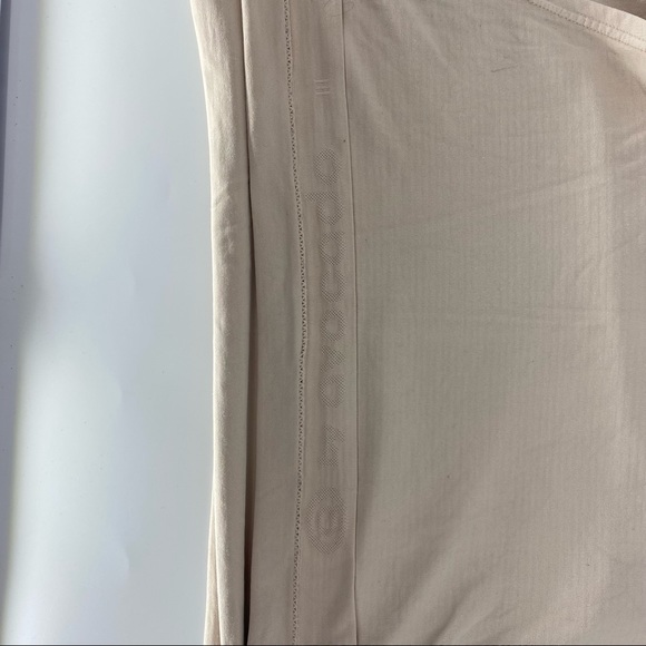 A by Avocado Go to Tank Size L - Picture 6 of 6